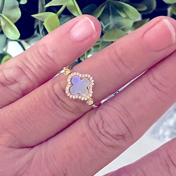 Rachel Zoe Sterling Silver 925 Onyx CZ Mother of Pearl Clover reversible Ring - Picture 3 of 4